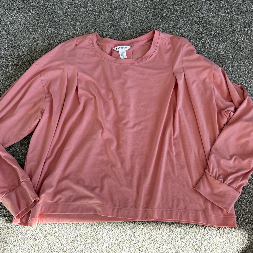 Athleta long sleeve top. Size large.  EUC.